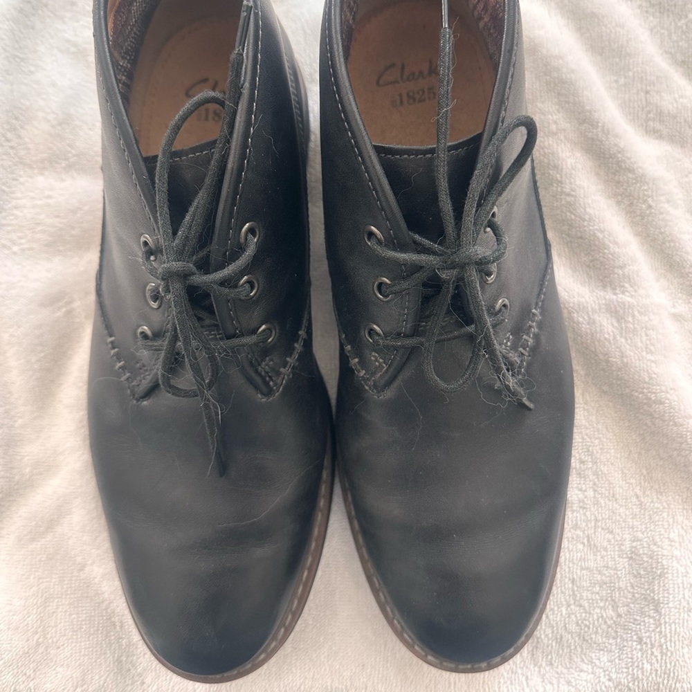 Men’s Clark’s “Montacute Duke” bottle in black leather. Size 10M. Worn once